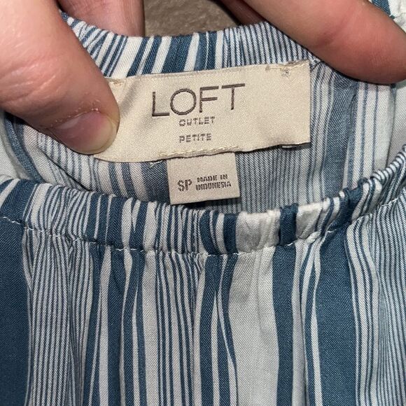 Women’s petite loft blue and white vertically striped blouse size small nautical - Picture 8 of 8